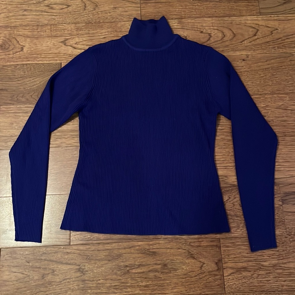 Womens turtleneck sweater size medium
